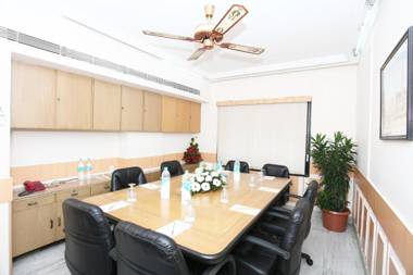 The Emerald Hotel & Executive Apartments