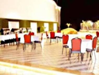 Mumbai Metro - The Executive Hotel