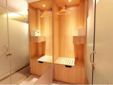 Mumbai Metro - The Executive Hotel