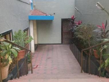 Pals Hotel