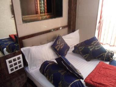 Hotel Paris Residency