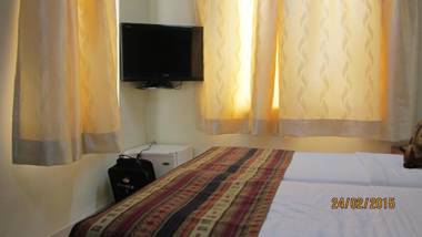 Empire Hotel - Grant Road