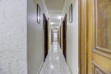 OYO 74879 Hotel Imperial Palace