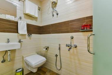 CAPITAL O4482 Ascot International