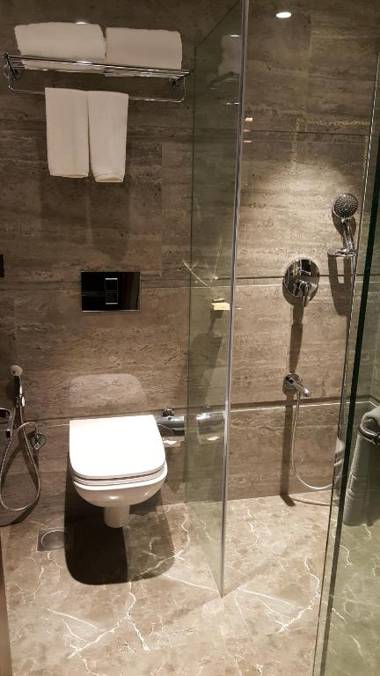 Peninsula Redpine-Airport