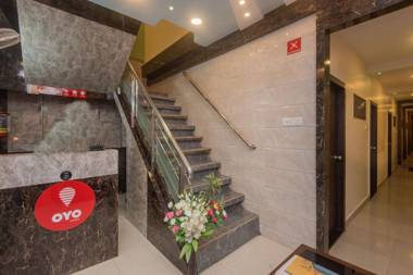 OYO 8678 Hotel Golden Nest