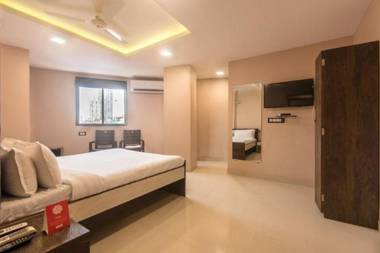 OYO 9748 Hotel Girgaon Palace