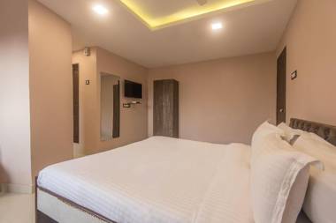 OYO 9748 Hotel Girgaon Palace