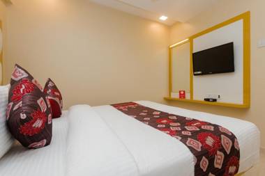 OYO 11720 Gold Coast Inn