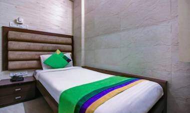 Treebo Trend Lake Bloom Powai