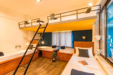 Locomo Hostel - Stay Work Eat