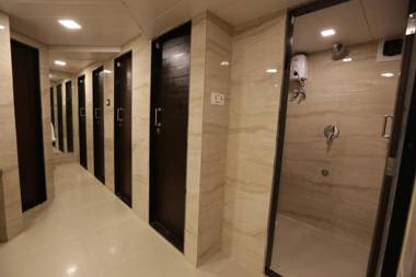 Qubestay Airport Capsule Hotel & Hostel