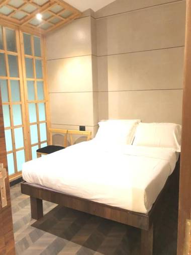 Hotel Rooms Dadar near Station