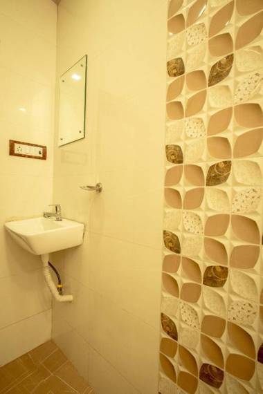 Hotel Apsara Near JJ Hospital