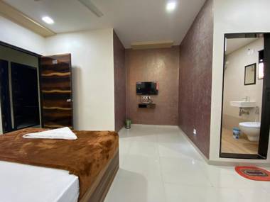 HOTEL DIVINE