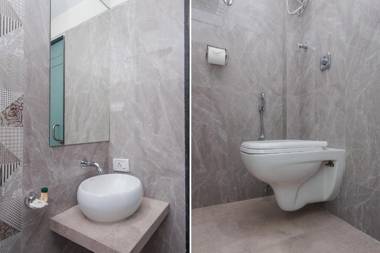 OYO 23259 Hotel Galaxy Inn