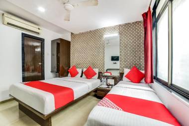 OYO 66982 Hotel Skyway Inn