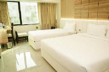 Hotel Naaz Executive Near T2 Airport