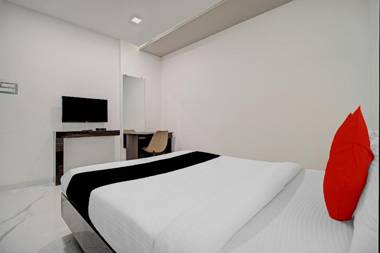 Capital O 74732 Prime Grand Hotel