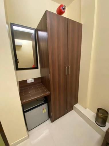 Hotel Regal International-Near Mumbai International Airport