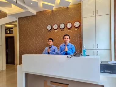 Hotel Empire - Near International Airport