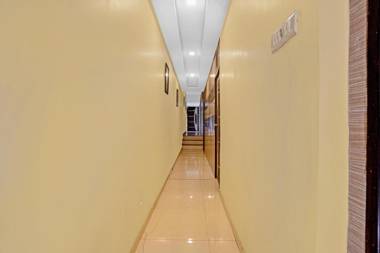 OYO 84398 Maroshi Residency