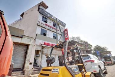 OYO 87230 Mumbai Residency