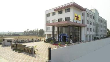 Dhamma Grand Hotel Resort