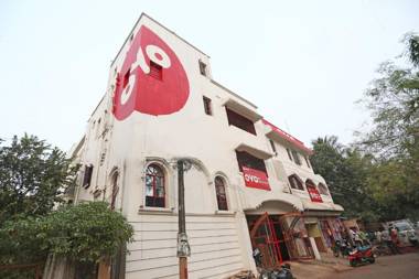 OYO 4108 Near Kalinga Hospital