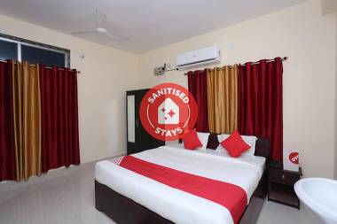 OYO 18355 Hotel Moonlight