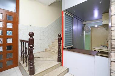 OYO 18722 Sandhya Inn