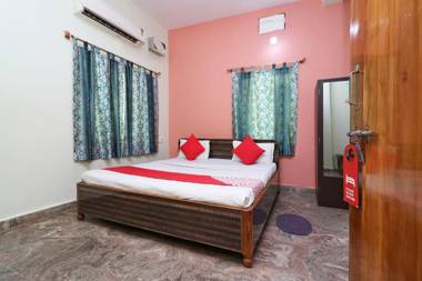 OYO 19111 Hotel Moonlight Premium