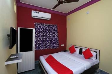 OYO 37792 Moonlight Residency