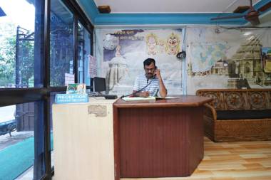 OYO 42615 Mayurika Guest House