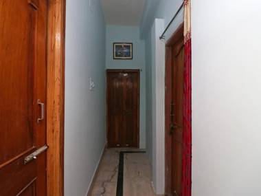 OYO 42615 Mayurika Guest House