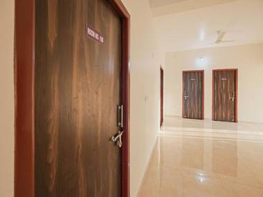 OYO 86683 R3 Residency