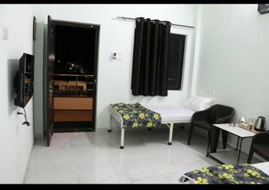 SPOT ON 89993 Teerath Hostel And Lodging