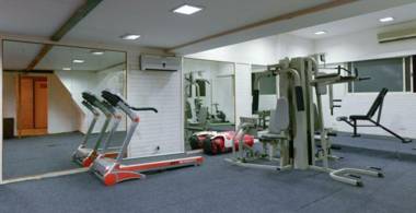 Monarch Luxur - Infantry Road