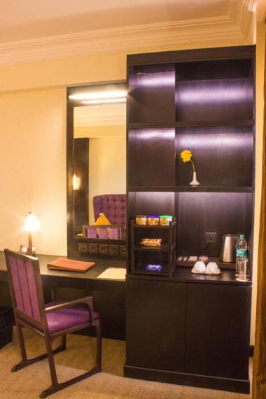 Sterlings Mac Hotel & Suites