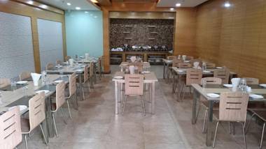 Rosewood International Hotel