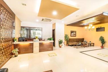 Octave Himalaya Monarch