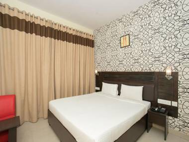 OYO 10378 Hotel Royal Embassy