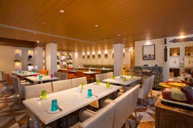 Fountain Tree by TGI