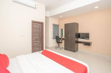 Vaccinated Staff - Capital O 12543 Three Square