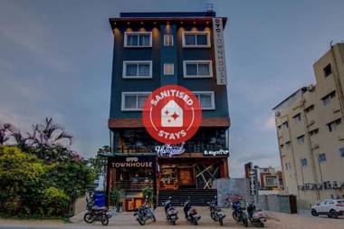 OYO Townhouse 040 Global Village Tech Park