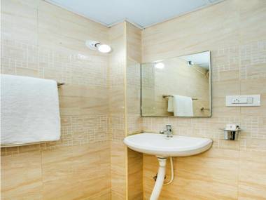 OYO 18718 Pavitra Delux