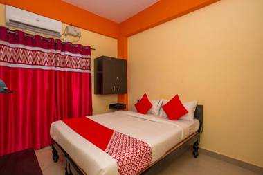 OYO 19325 Sri Hari Comforts