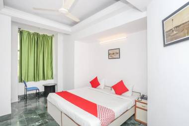 OYO 15358 Hotel Townhall