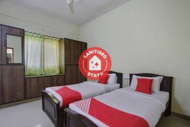 OYO 27781 Sri Sai Comforts