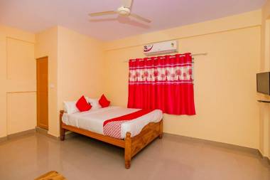 OYO 25032 Seven Hills Guestline